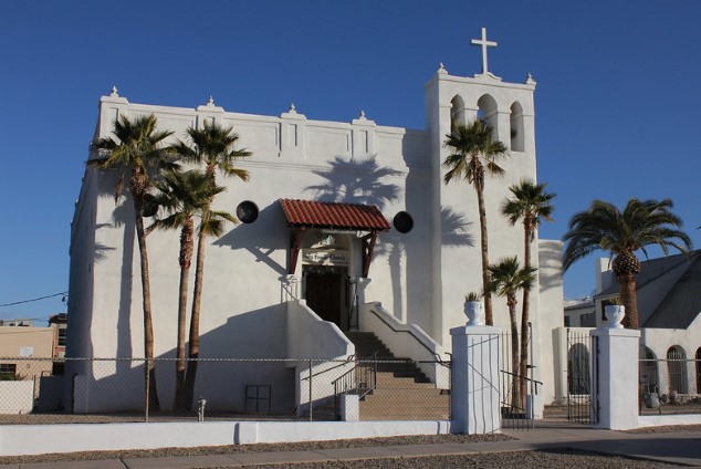 What precisely does the Dream City Church intend to accomplish with its 21 days of praying, the Catholic church in Tucson of Arizona